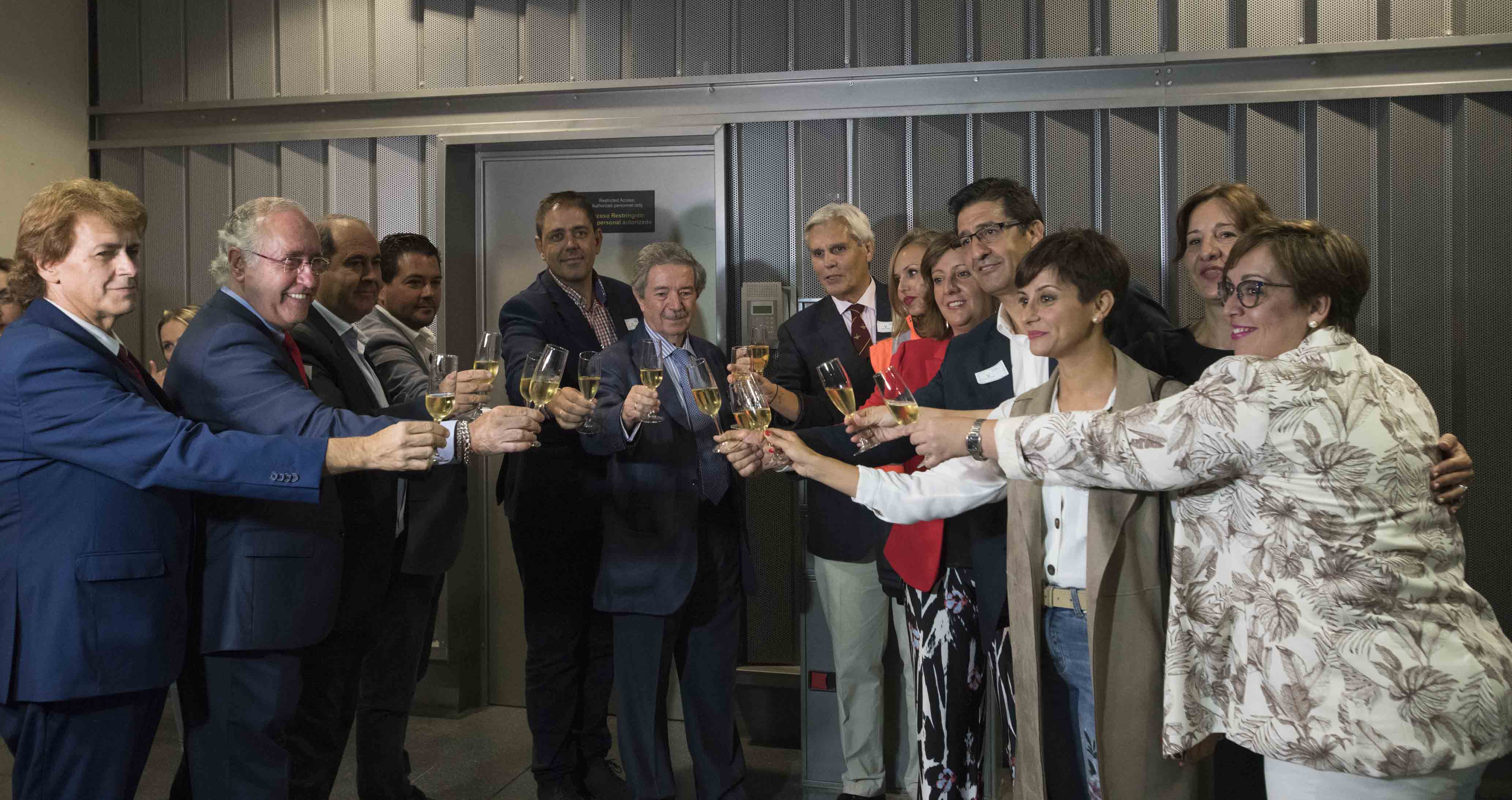 El Aeropuerto de Ciudad Real celebra su apertura al tráfico aéreo con el “bautizo” del primer avión de su nueva etapa